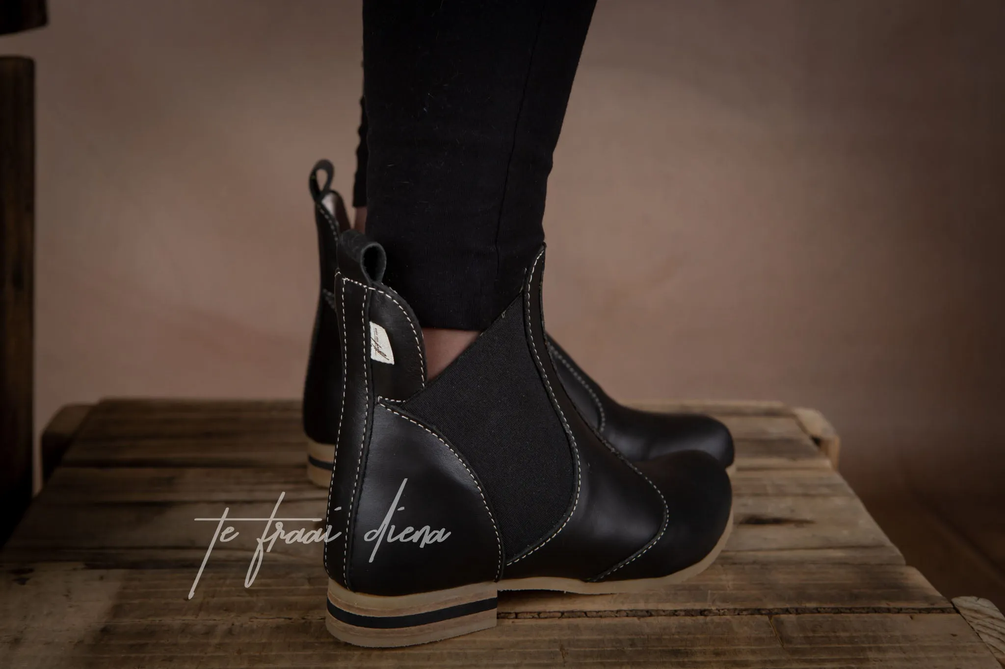 Jane - Black